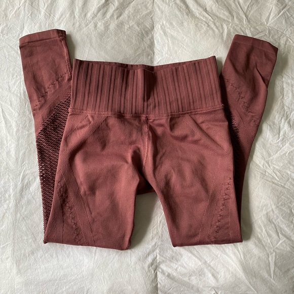 Athleta Pink Trophy Seamless 7/8 Tight - Picture 3 of 10